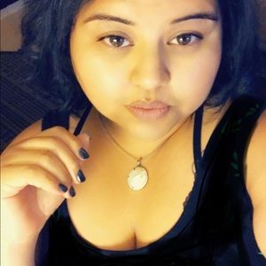 Meet your Posher, Celia